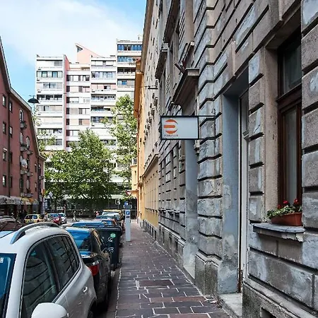 By The Castle Hill Apartament *